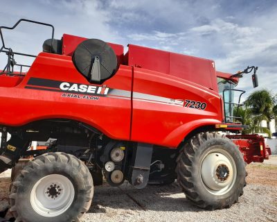 Colheitadeira AXIAL FLOW 7230 + Plataforma Draper Terraflex 4F 35pés